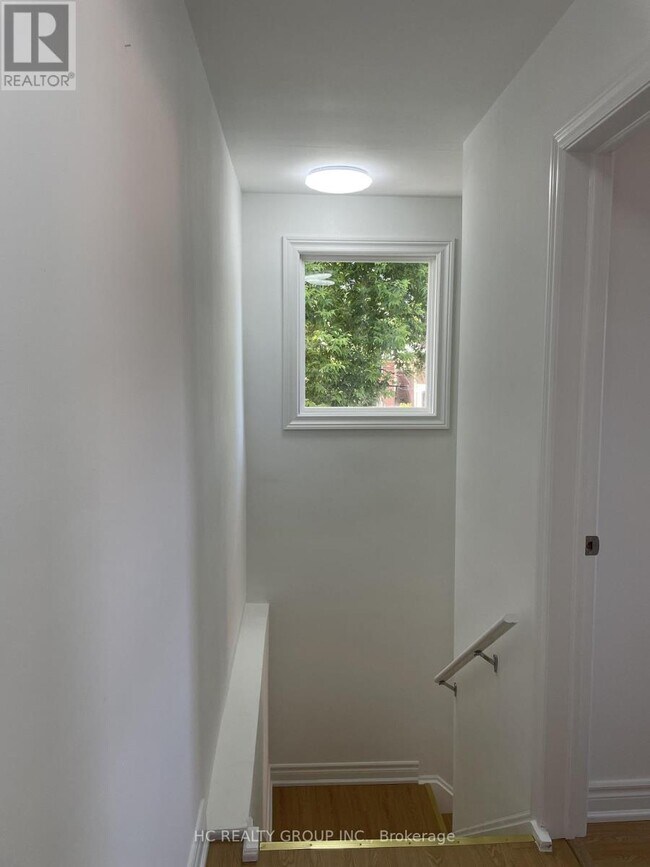 Photo - 48 Torrens Ave