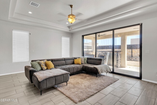 Photo - 1044 Gaitan St