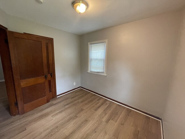 Photo - 2392 Joyce Ave