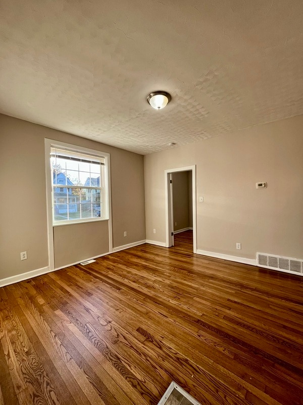 Photo - 216 Poplar St