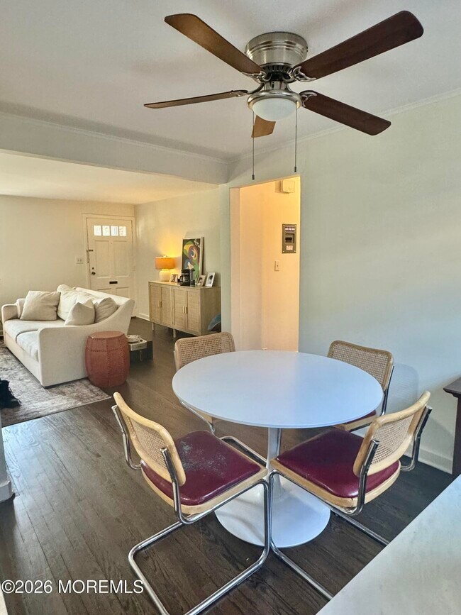 63 Manor Dr