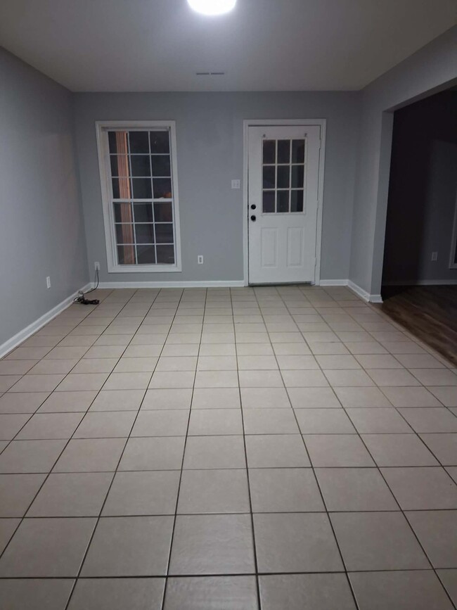 Photo - 434 Haynie St