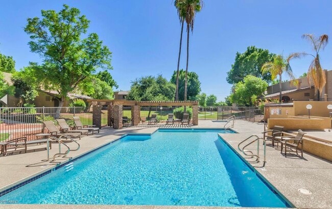 Community pool - 3825 E Camelback Rd Unit 274