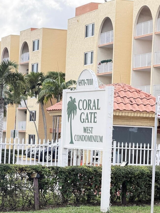 Building Photo - 7010 NW 186th St Unit 5-201