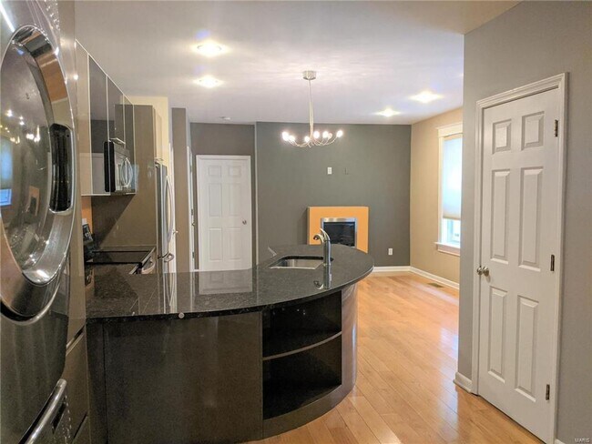 Photo - 4164 W Pine Blvd Unit 4164-1E W Pine