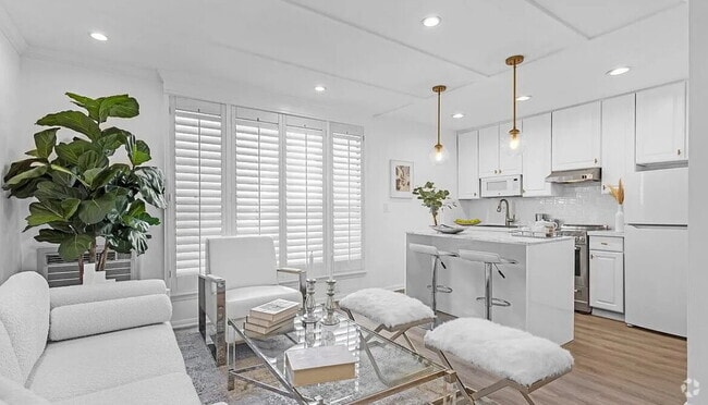 Building Photo - This fabulous Pied-a-Terre, loaded with ch... Rental