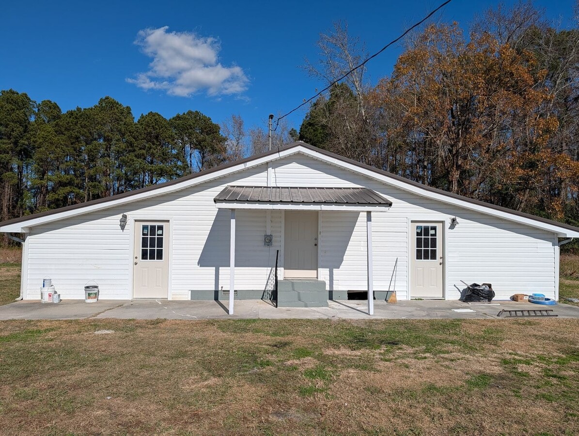 Newly remodeled 2 Bedroom 1 Bath located in Evergreen NC - Newly remodeled 2 Bedroom 1 Bath located in Evergreen NC