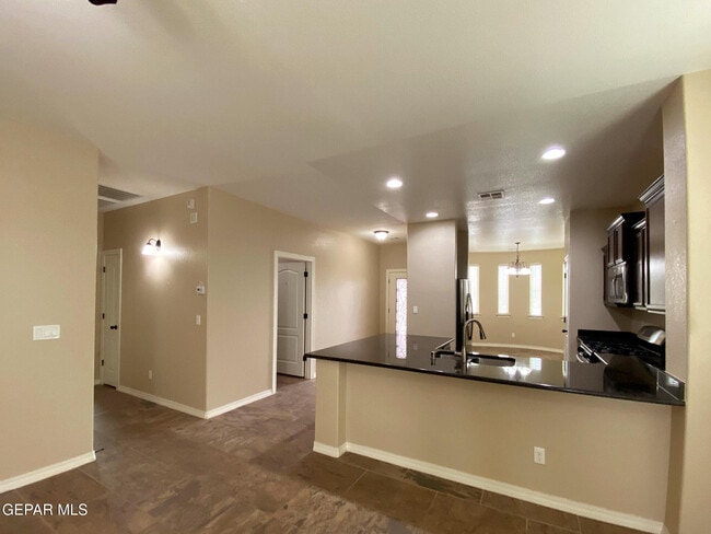 Photo - 709 Wycliffe St