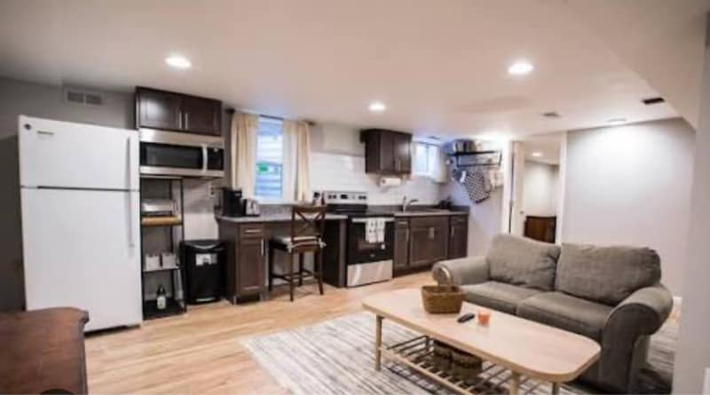 Photo - 202 W 1st St