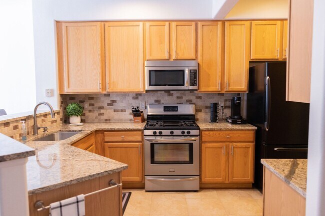 Photo - 2960 Newport Cir