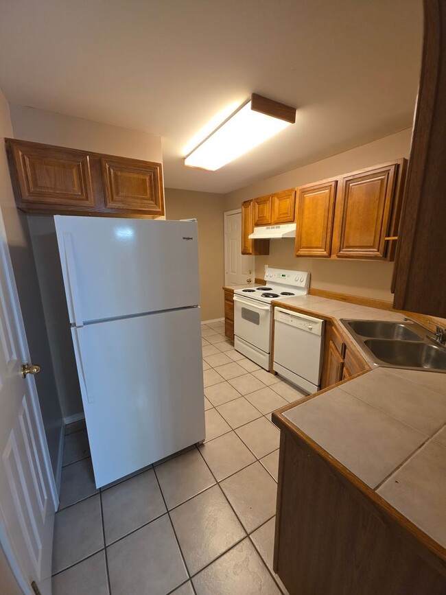Photo - 915 S Oswego Ave