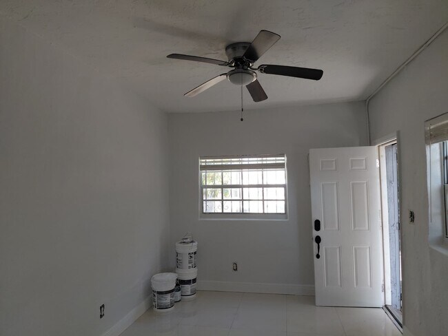Photo - 5590 NW 6th Pl Unidad Near Wynwood