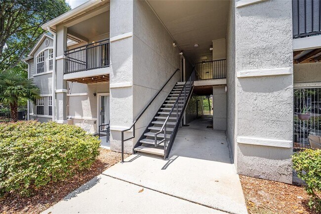 3705 SW 27th St Unit 221