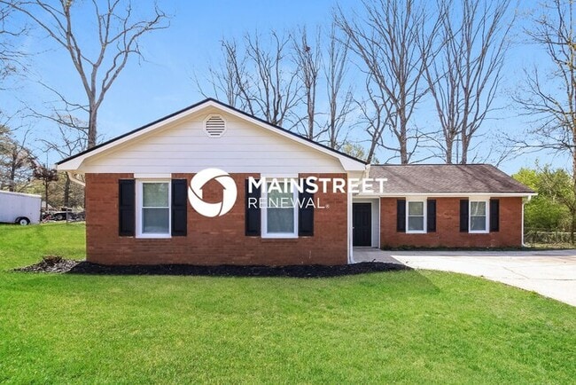 Building Photo - 3 Bedroom Pet-Friendly Home in Ellenwood, GA with Main Street Renewal