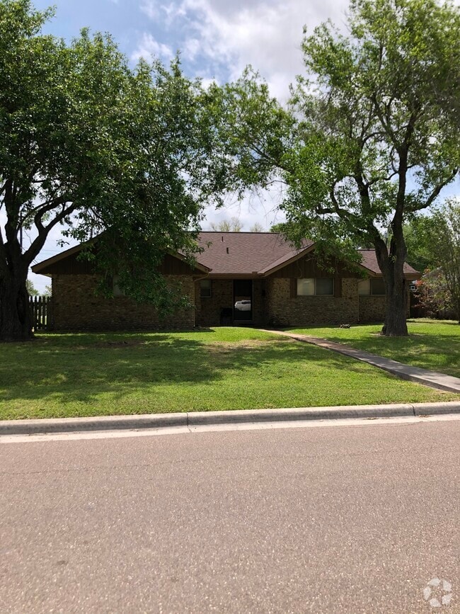 Building Photo - 2100 Vail Dr Rental