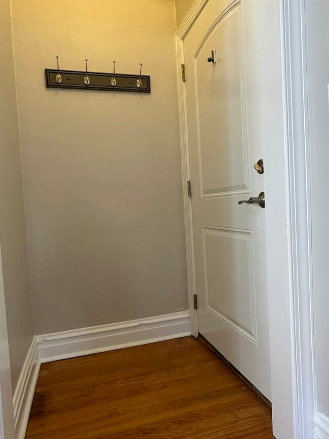 Photo - 121 W 1st St Unit Apt 5