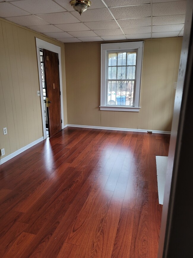 Sala de estar - 522 Oak Pl