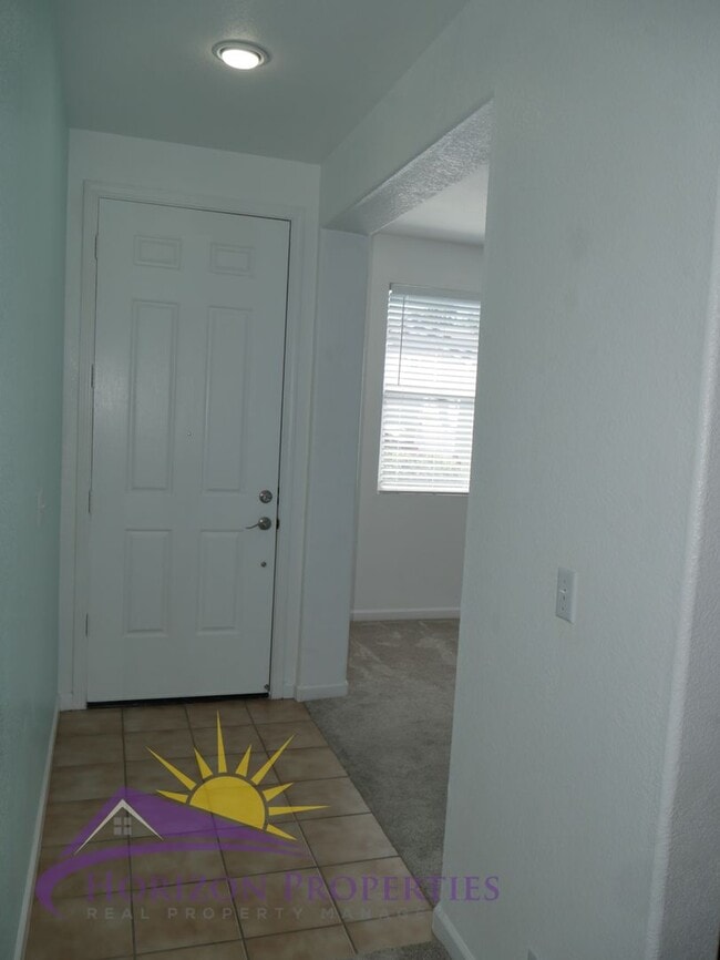 Photo - Bright Open 2 Bed 2 Bath 1,043 Sq Ft Antelope home
