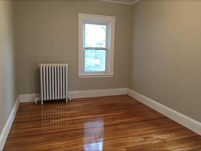 Photo - 18 Wenham St Unit 1