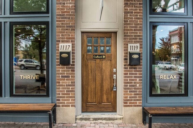Building Photo - W. Magnolia Living! Rental