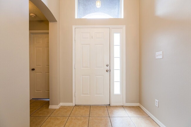 Photo - 2041 Bobtail Dr