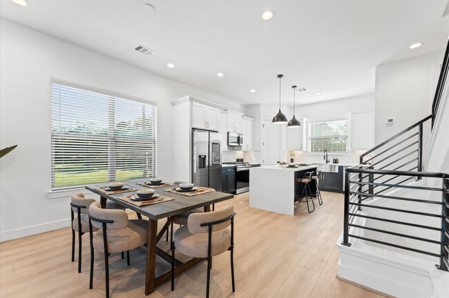 Building Photo - 812 Curtin St Rental