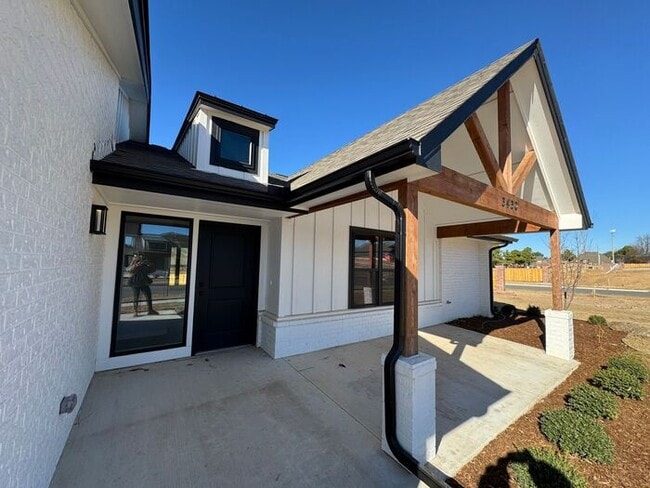 Photo - Fully Updated 2 Bedroom Duplex in Convenient Broken Arrow Location