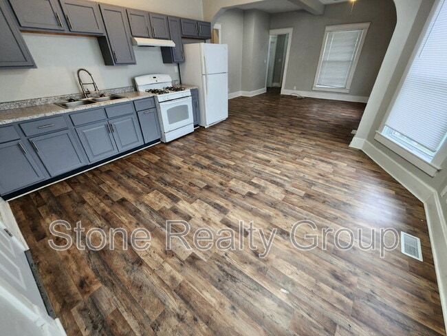 Photo - 1131 Maple Ave Unit A