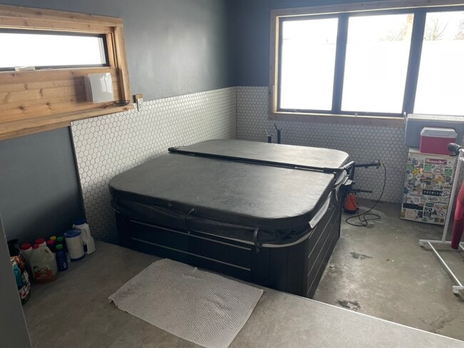 Access to Hot tub from shared entry - 2242 Prospect Ave NE Unit Lower