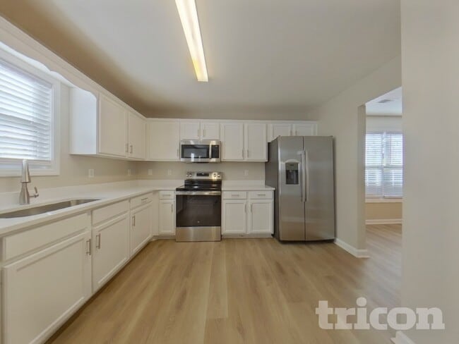 Photo - 629 Amberwood Dr