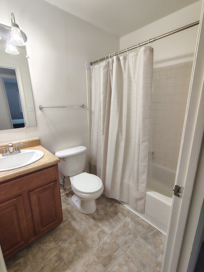 600 Reusens Rd Unidad Waitlist
