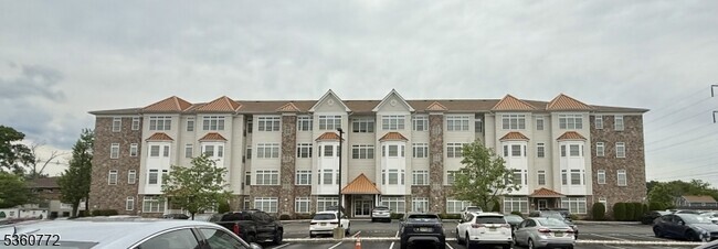 Building Photo - 102 E Elizabeth Ave Unit 302 Rental