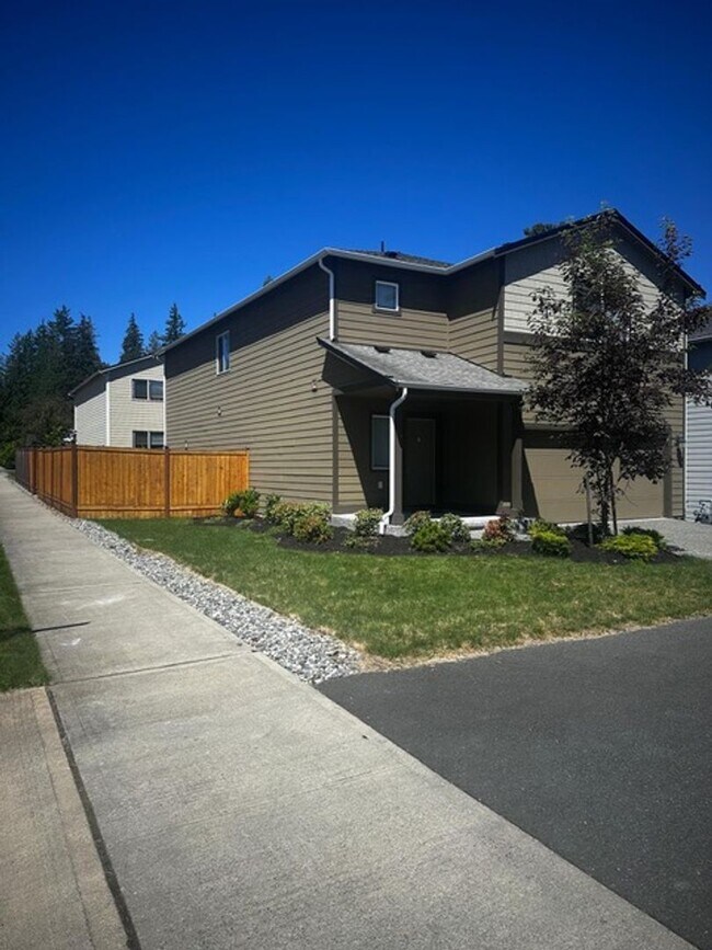 Photo - Spacious, modern 5-bed, 2.75-bath in sought-after Daisy Crossing Community in Sultan