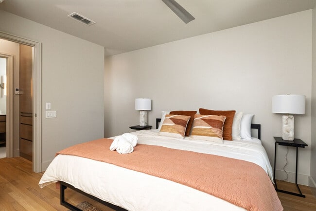 Photo - 1264 W Magnolia Ave Unit SI FL2-ID1575051P