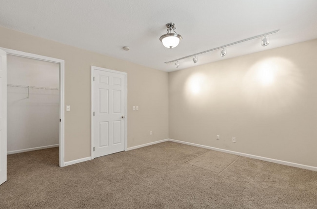 Photo - 8719 Mowbray Way