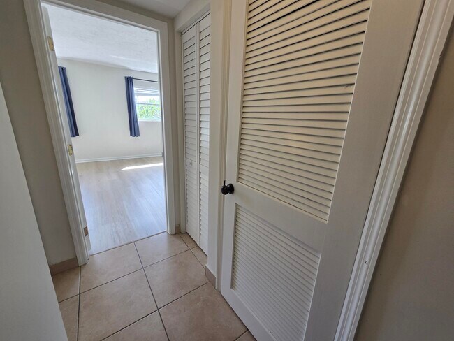 Photo - 1414 NE 5th Terrace Unit 10