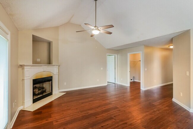 Photo - 1921 Pacific Pl