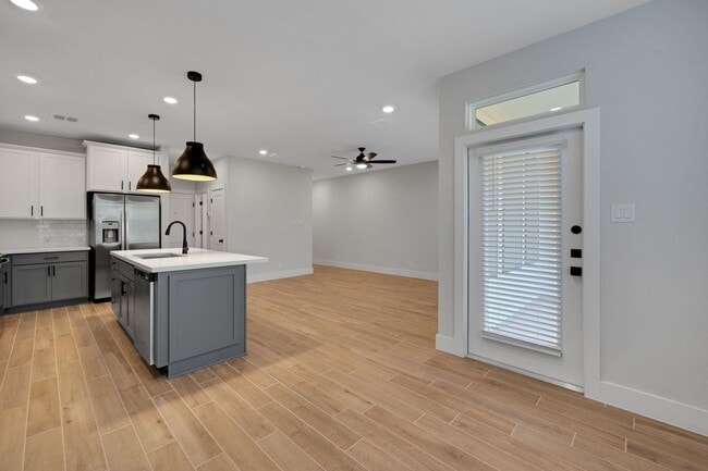 Photo - 3 Bedroom 2.5 Bath Townhome!