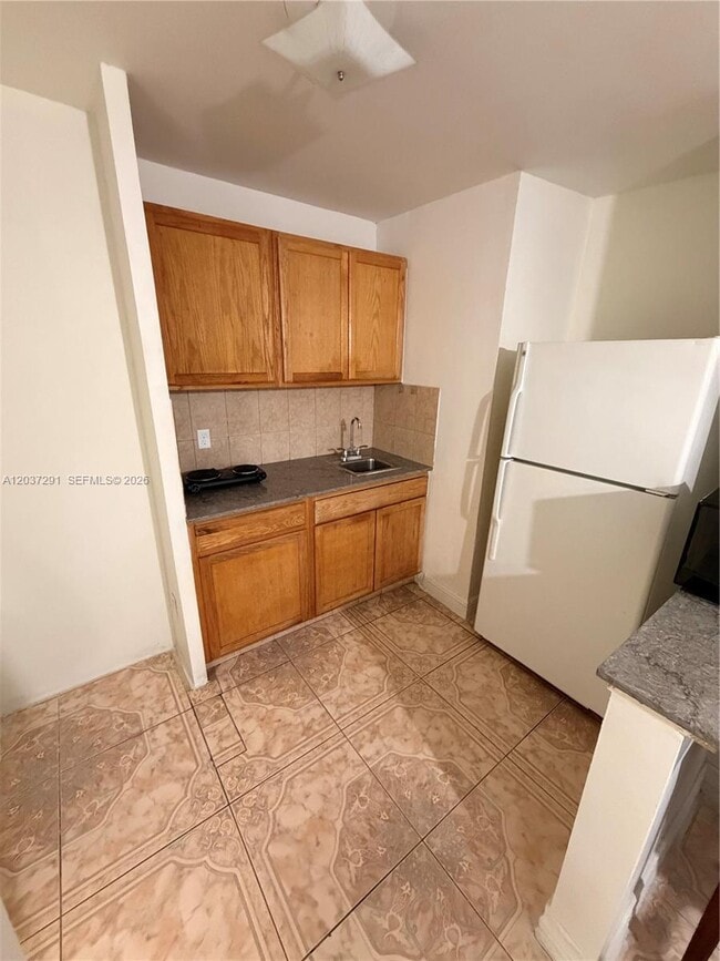 Photo - 505 E 18th St