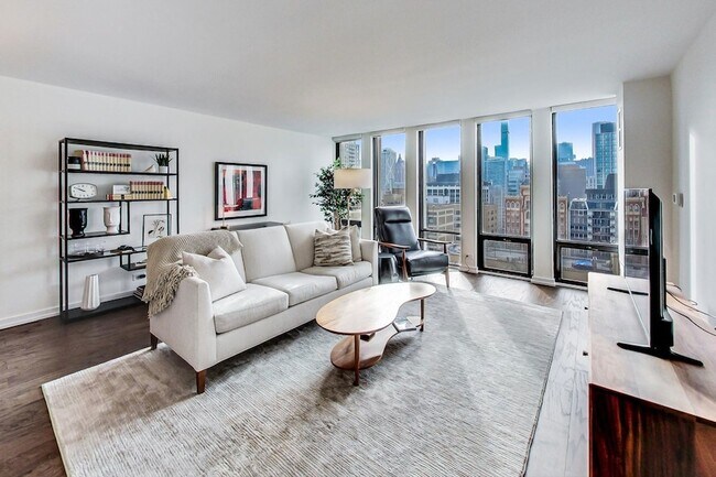 Photo - 200 E Delaware Pl