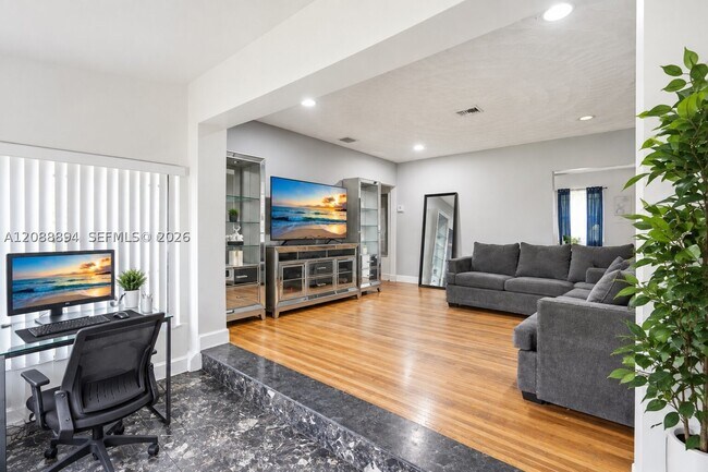 Photo - 500 NW 124th St