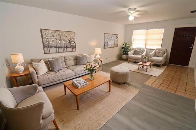 Building Photo - 1206 N 22nd Ave Unit 2