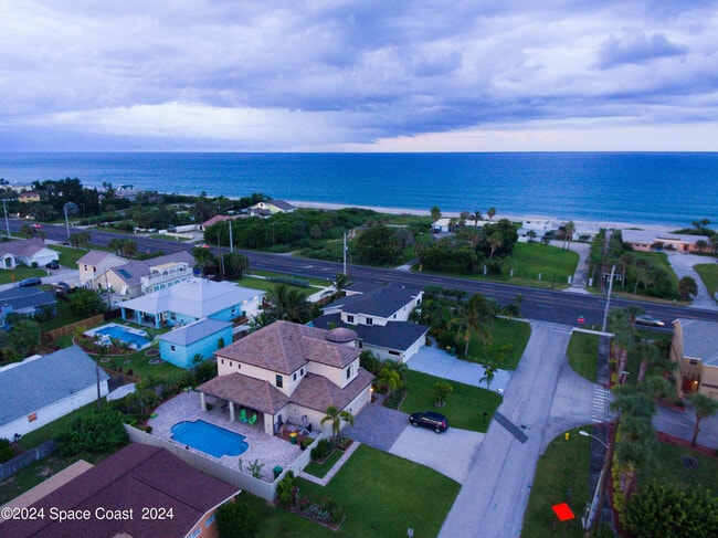 Photo - 110 Poinsetta St