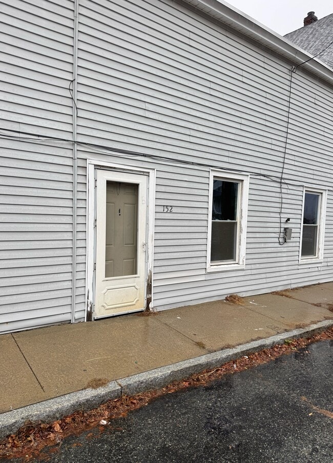 Building Photo - 150-162 High st Unit 152 B