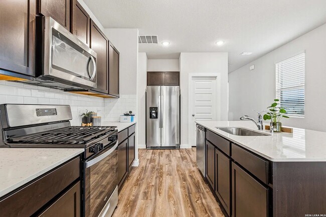 5702 Topaz Wy