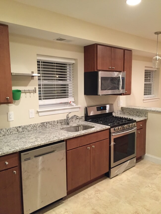 Photo - Naylor Rd Apts