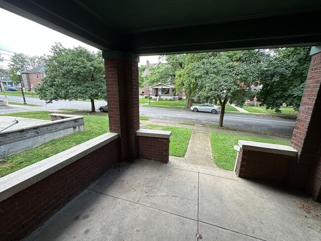 184 E 12th Ave