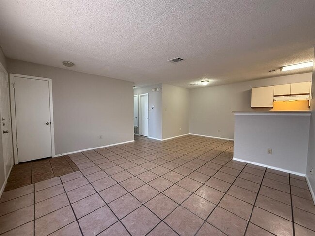 Photo - 2122 Andover Dr