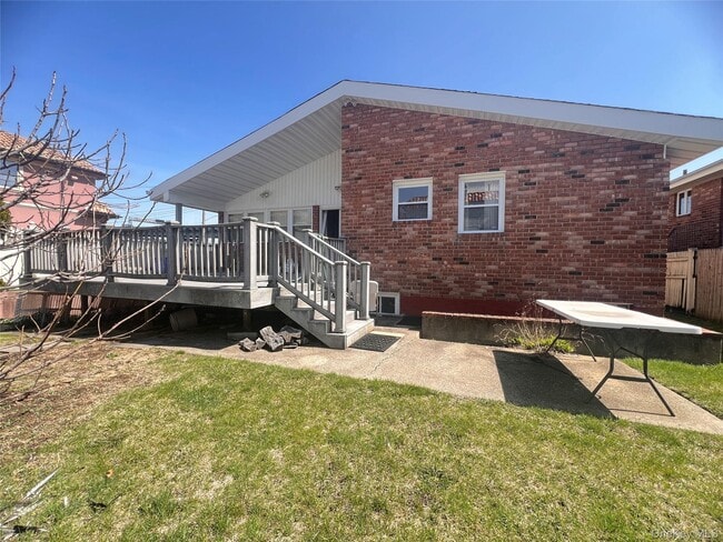 Photo - 12-14-14 Utopia Pkwy