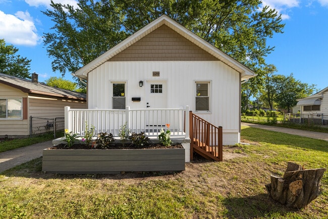 Building Photo - 11259 Chapp Ave